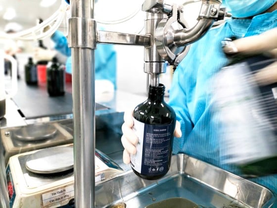 Nhiều dược liệu bản địa được chế biến thành các sản phẩm phục vụ trong ngành y tế và kinh doanh dịch vụ du lịch xanh ảnh 6 Nhiều dược liệu bản địa được chế biến thành các sản phẩm phục vụ trong ngành y tế và kinh doanh dịch vụ du lịch xanh ảnh 6