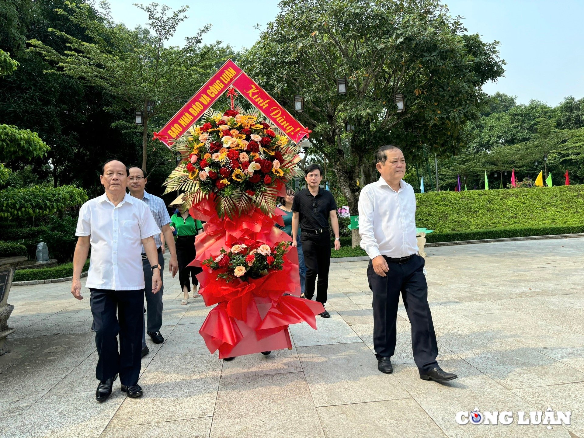 Journalistes, reporters et opinion publique sur la province de Bac Ninh photo 1