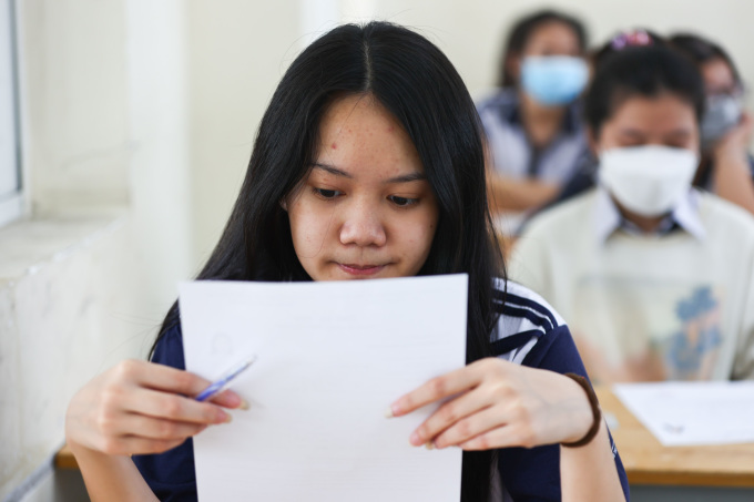 Candidatos tomando el examen de graduación de la escuela secundaria a finales de junio en la ciudad de Ho Chi Minh. Foto: Quynh Tran