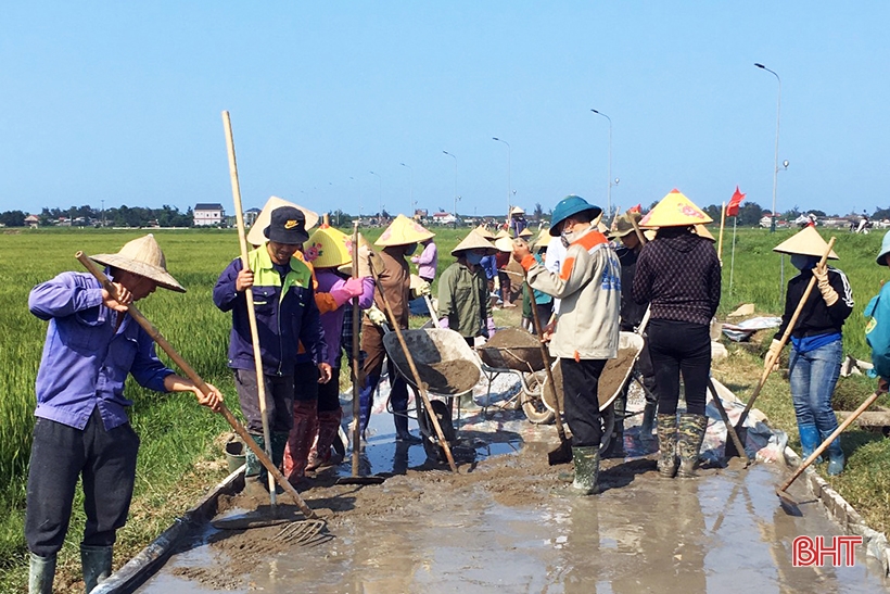 Chung sức xây dựng Hà Tĩnh đạt chuẩn tỉnh nông thôn mới