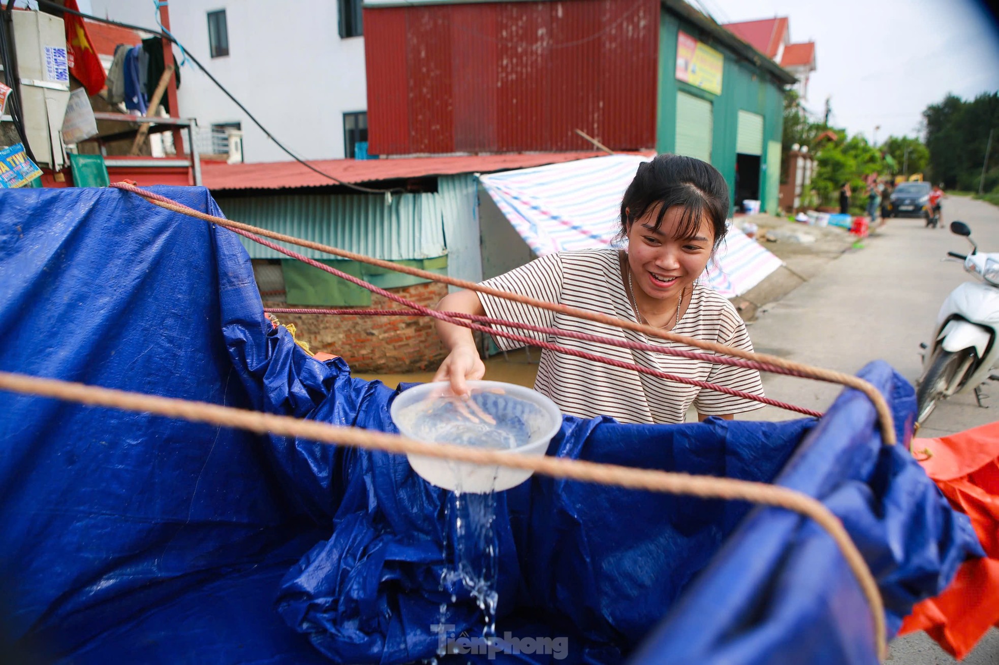 L'eau a inondé le toit, tout le village s'est transformé en une « oasis » photo 14