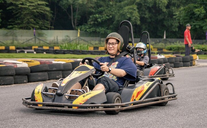 ゴーカートレースは、若者の間で非常に人気のあるエクストリームスポーツです。（写真：ハノイ・スーパー・カーティング）