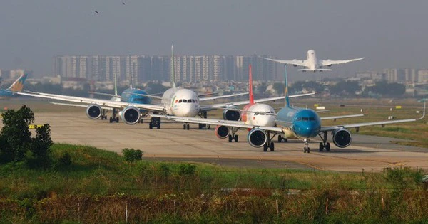 航空会社が飛行路線を大幅に削減、テト期間の航空券は不足か？