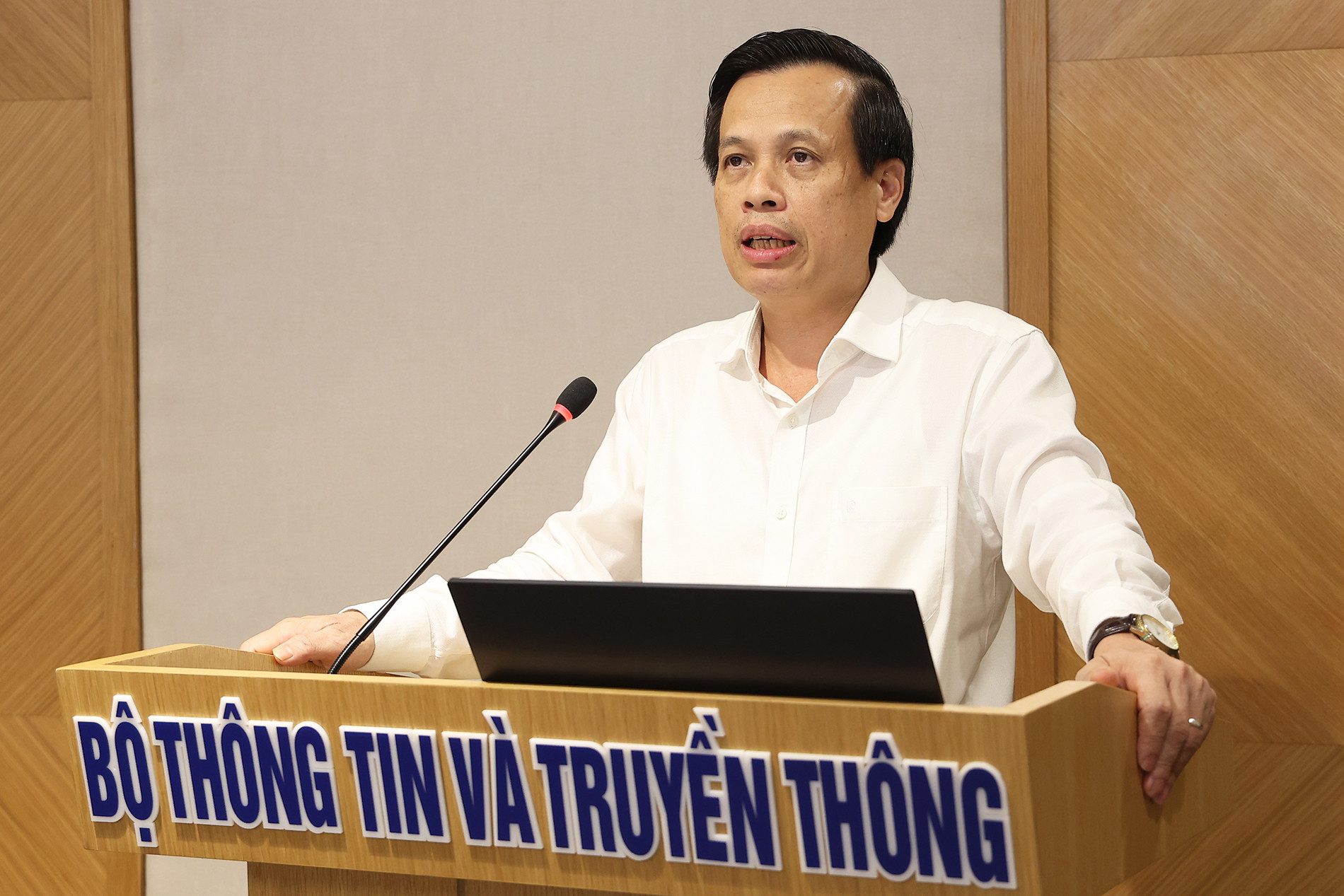 Hoi nghi thong tin co so 3.jpg