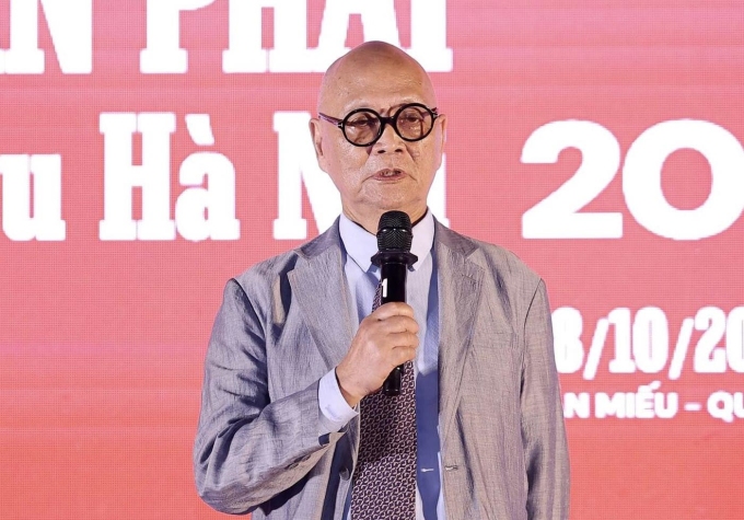 Professor Hoang Dao Kinh erhielt den Bui Xuan Award und musste den Hanoi Heritage Knight ehren, Bild 1