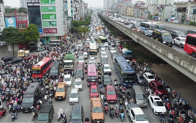 Hanoi to implement 'Low Emission Zone' from 2025 (image 1)