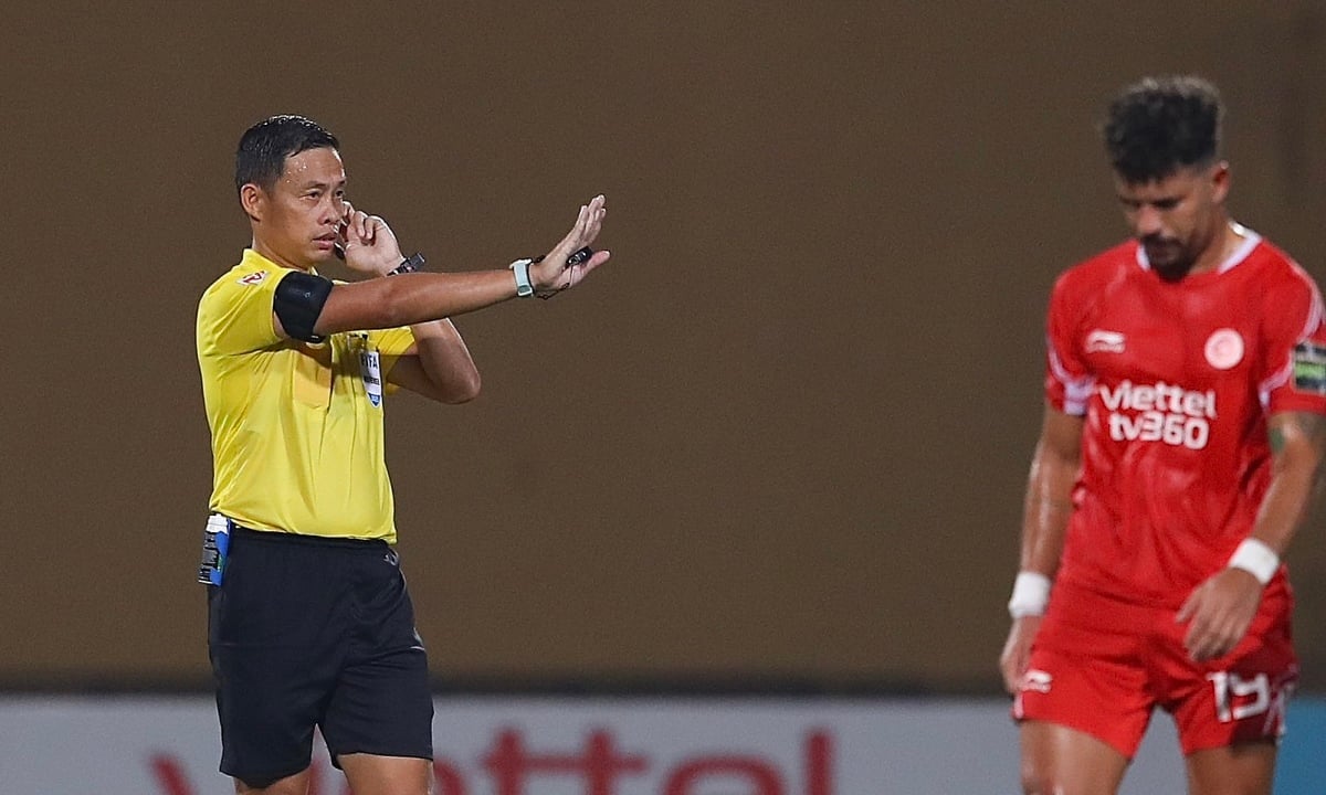 VAR took 5 minutes to check Hoang Duc's goal