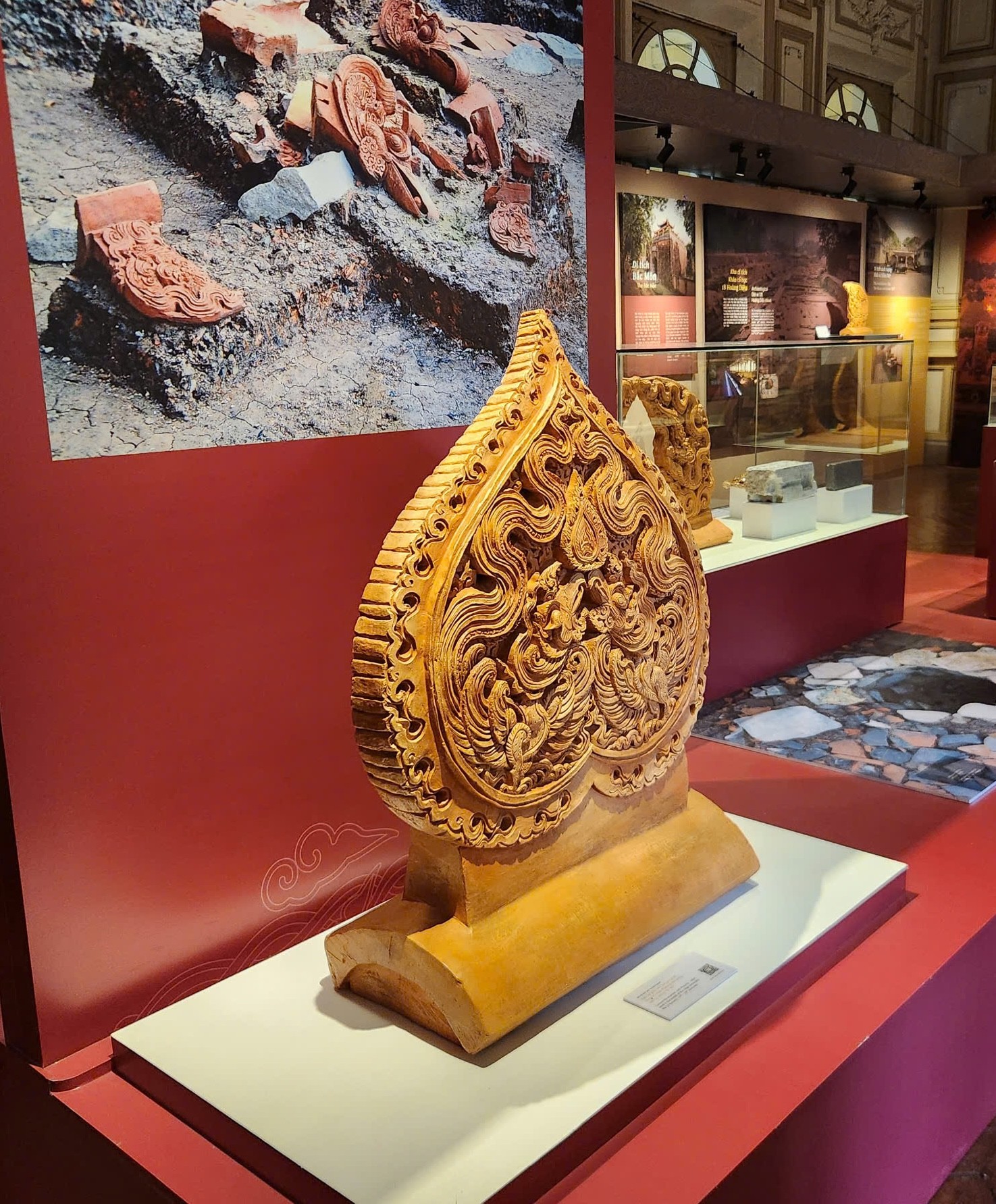 ホーチミン市で展示されているフエ地方フースアン地方の貴重な骨董品のクローズアップ写真6