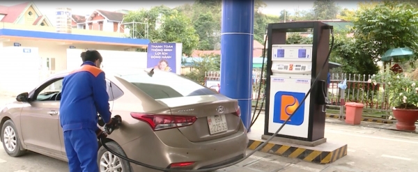 RON 95 gasoline decreased by nearly 500 VND/liter, oil price also decreased