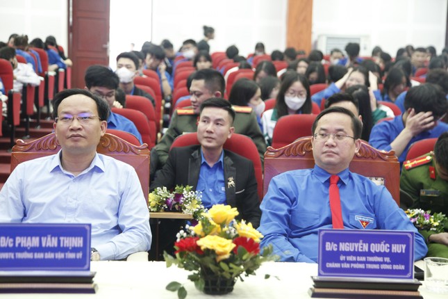 Forum passionnant d'aspiration à contribuer à l'Union provinciale de la jeunesse de Bac Giang, photo 2