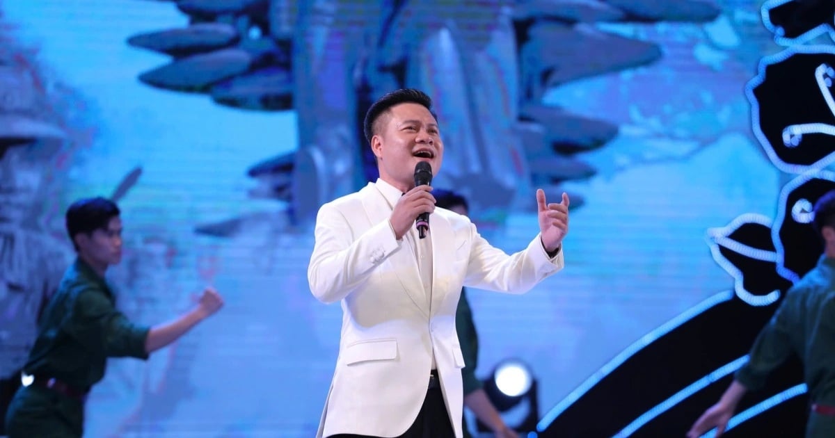 Meritorious Artist Hoang Tung was moved when singing a song about parents on the occasion of Mid-Autumn Festival.