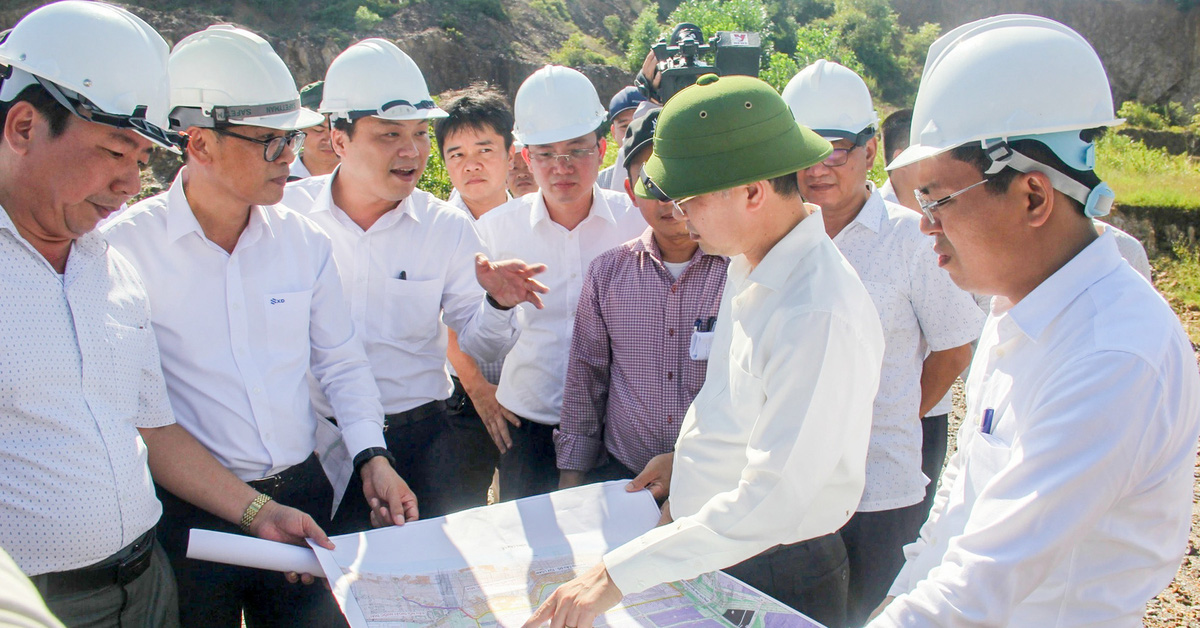 Les dirigeants de Da Nang font pression pour le progrès dans 4 pôles industriels Cam Le, Hoa Nhon, Hoa Lien, Hoa Khanh Nam