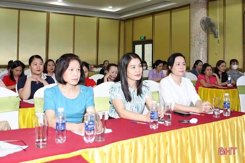 Helping Ha Tinh women integrate into the online environment