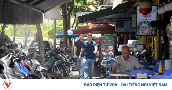 Les frais d'utilisation des trottoirs du centre-ville d'Ho Chi Minh-Ville suscitent toujours des inquiétudes