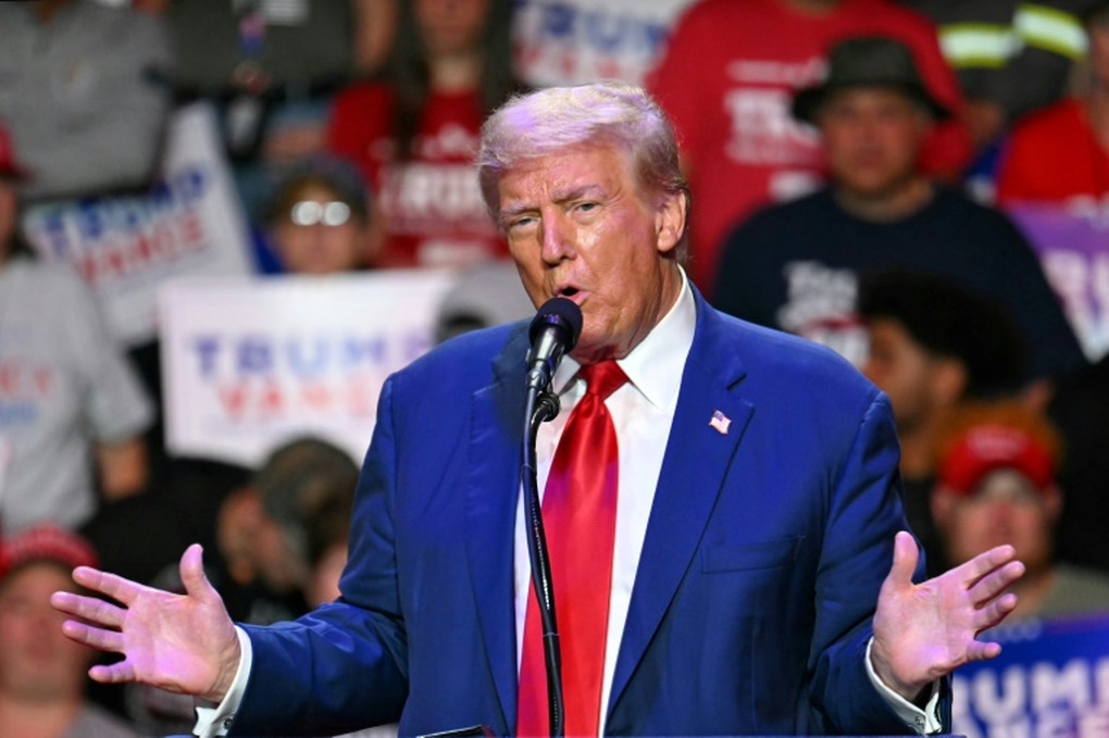 トランプ陣営が徐々に期日前投票で優勢に - 1 Đảng của ông Trump dần chiếm ưu thế từ bỏ phiếu sớm - 1