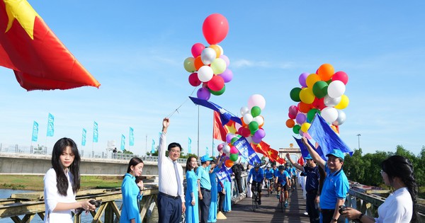 นักกีฬา 600 คนเข้าร่วมงานเทศกาล “ปั่นจักรยานเพื่อสันติภาพ” ที่จังหวัดกวางตรี