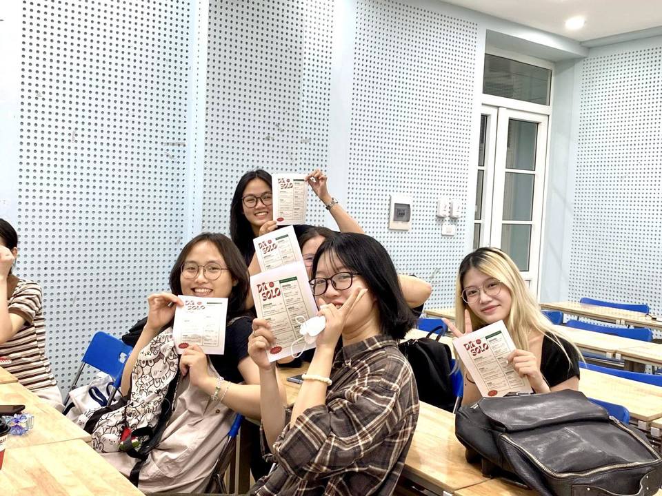 Sinh viên khoa tiếng Italia - Trường Đại học Hà Nội. Ảnh: Nam Du