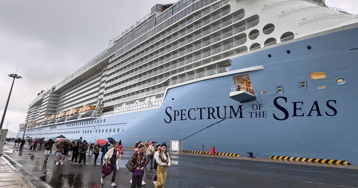 Международный порт Камрань приветствует международное круизное судно SPECTRUM OF THE SEAS