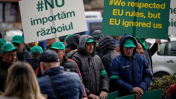 Rumänische Bauern protestieren gegen ukrainische Getreideimporte. (Quelle: abcNews)