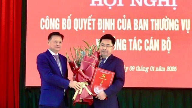 Ông Nguyễn Mạnh Huy được chuẩn y giữ chức Phó Bí thư Huyện ủy Phú Xuyên