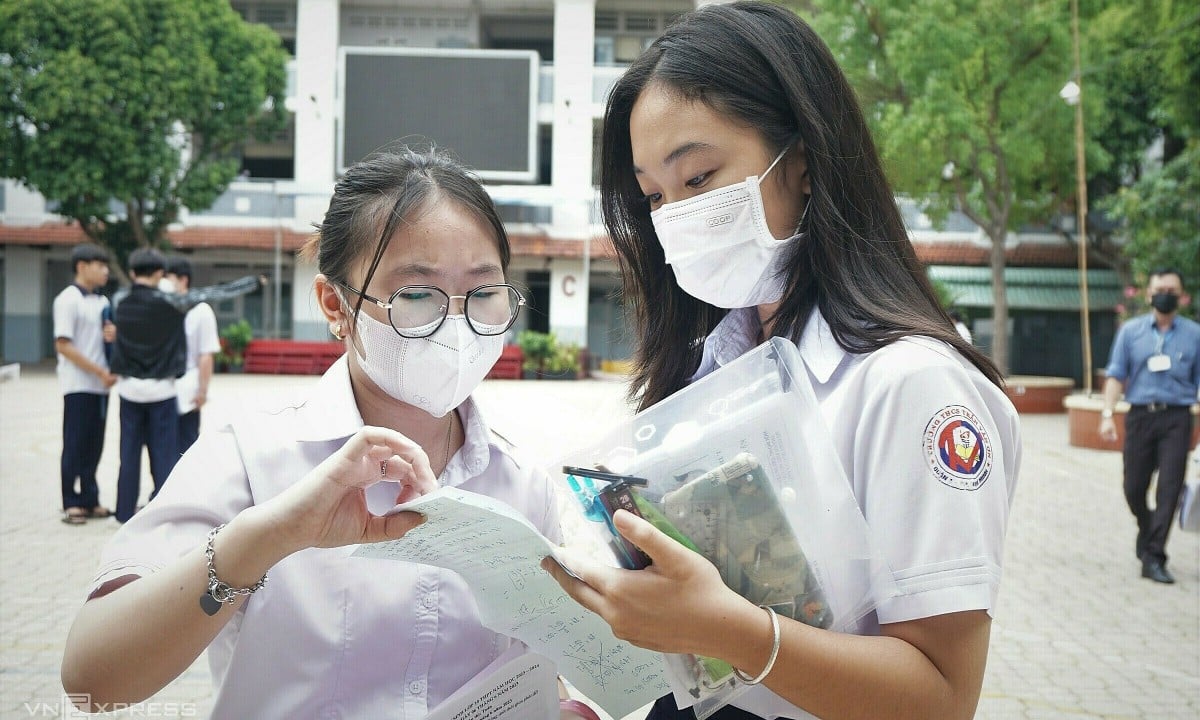 Official answers for 10th grade entrance exams in Ho Chi Minh City