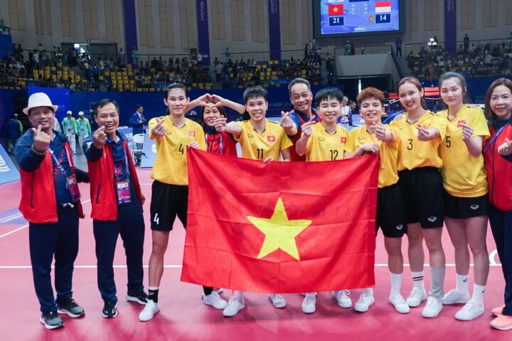 Đội tuyển cầu mây giành HCV ASIAD 19. (Ảnh: Tam Ninh)