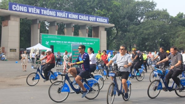 Hanoi vermittelt eine Botschaft zum Umweltschutz durch eine freundliche Fahrradtour