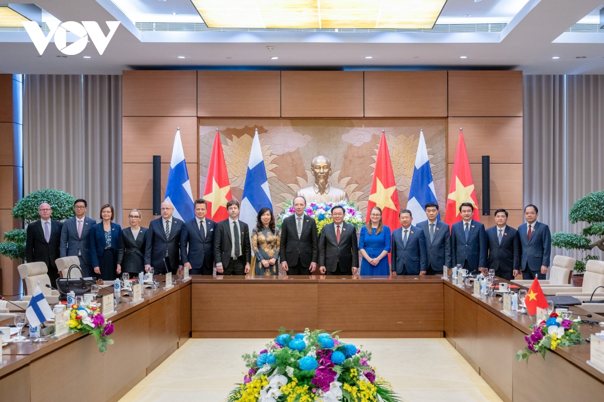 chu tich quoc hoi vuong Dinh hue hoi dam voi chu tich quoc hoi phan lan hinh anh 6
