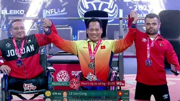 L'athlète Le Van Cong a remporté la médaille d'or au Championnat du monde de para-haltérophilie.