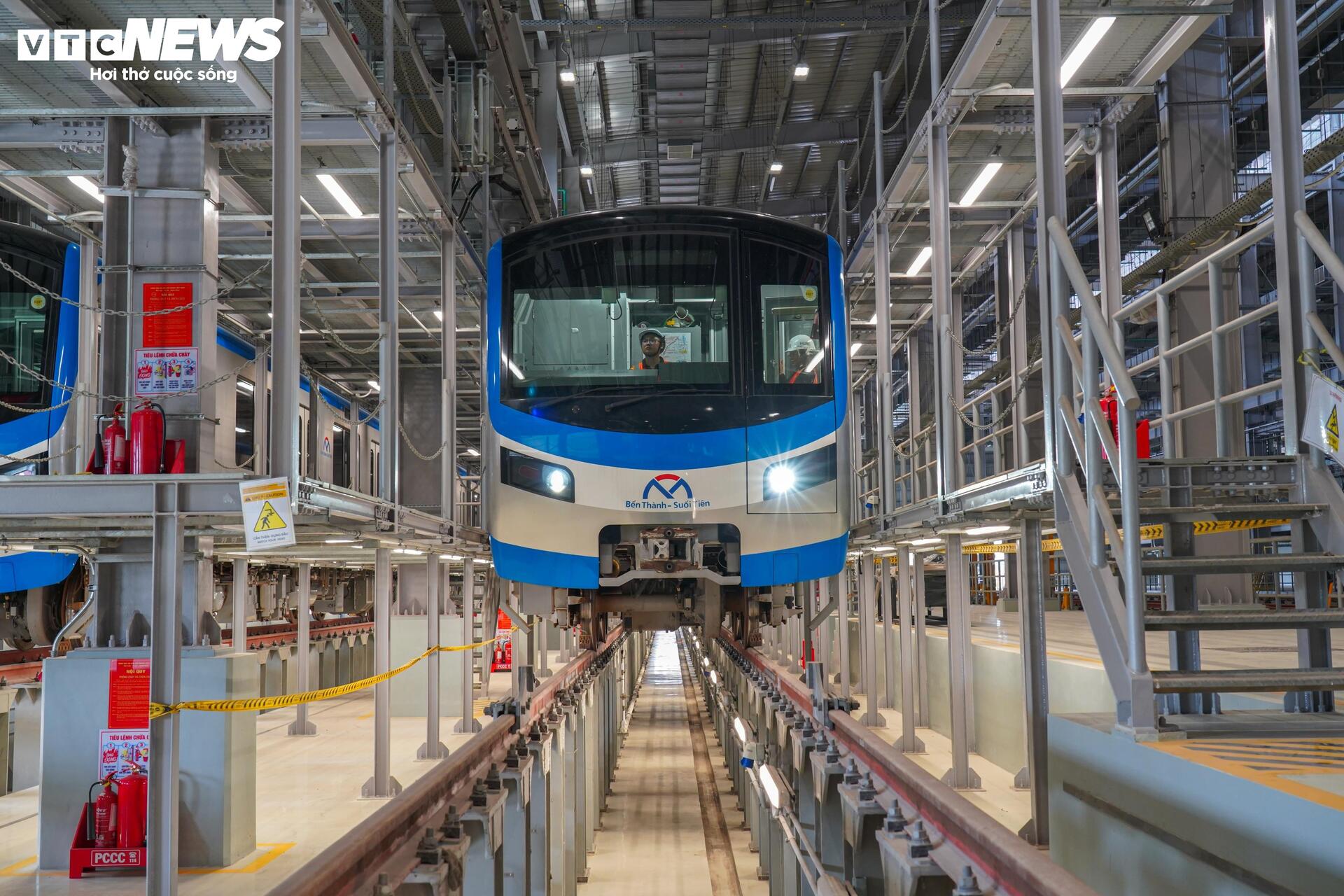 Journée de travail silencieuse de la personne qui « maintient la santé » du métro Ben Thanh - Suoi Tien - 2