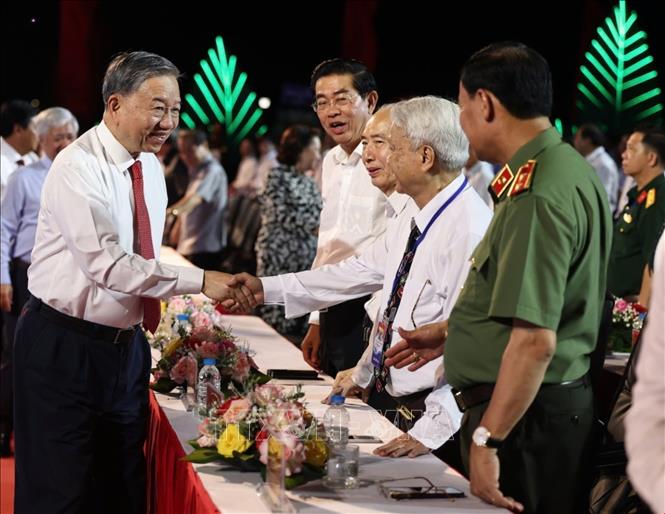 General Secretary attends TV show celebrating 70 years of Northward regrouping