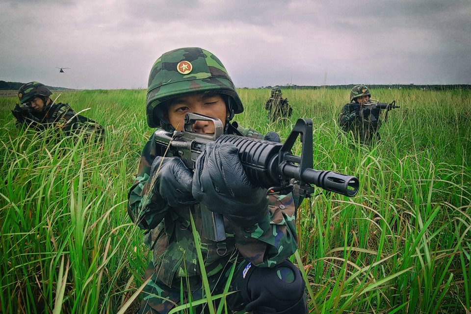 第7軍区の特殊部隊と特殊偵察部隊は戦闘準備完了。写真: フー・タン