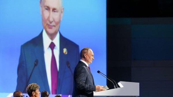 Putin considera propuesta africana, EEUU e Italia se unen en Kiev