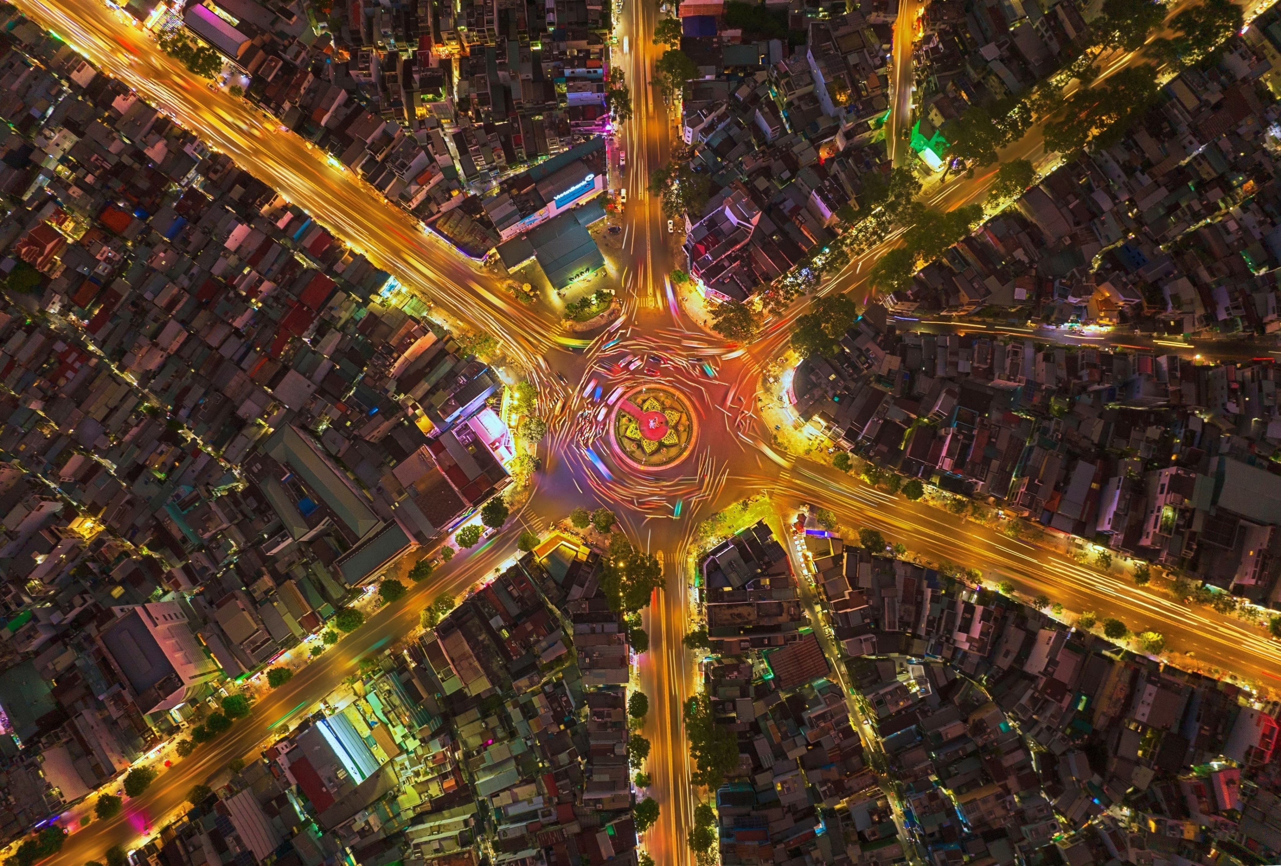 Charming Roundabouts in Ho Chi Minh City