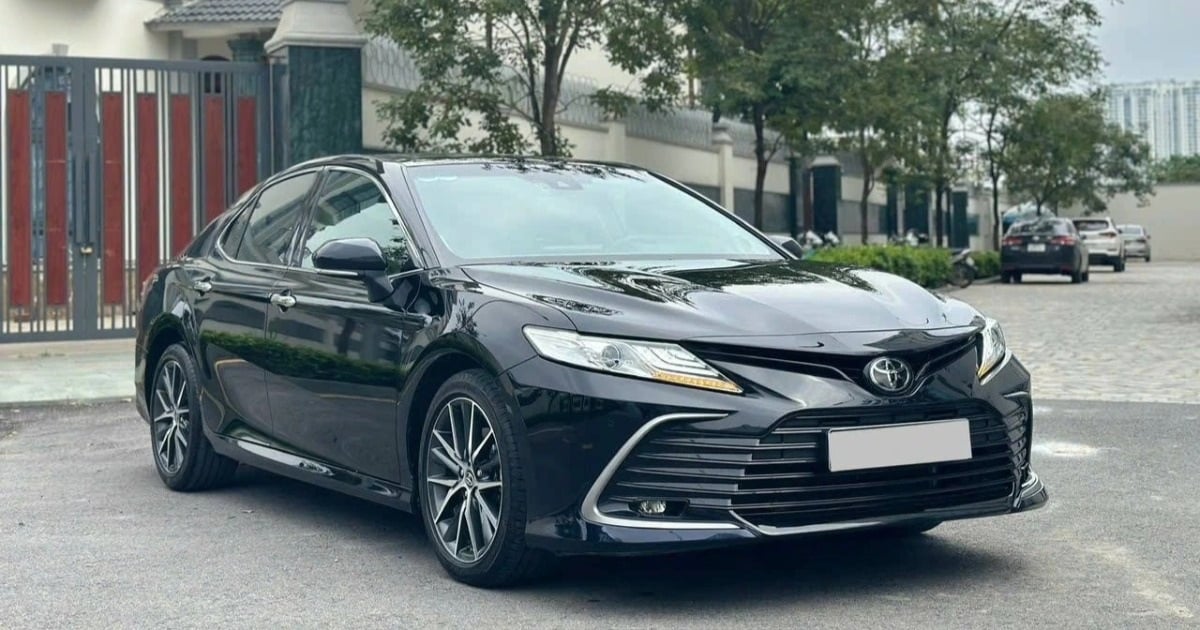 Le mois dernier, après la vente de l'ancienne version, la Camry est toujours la plus populaire du segment des berlines de classe D