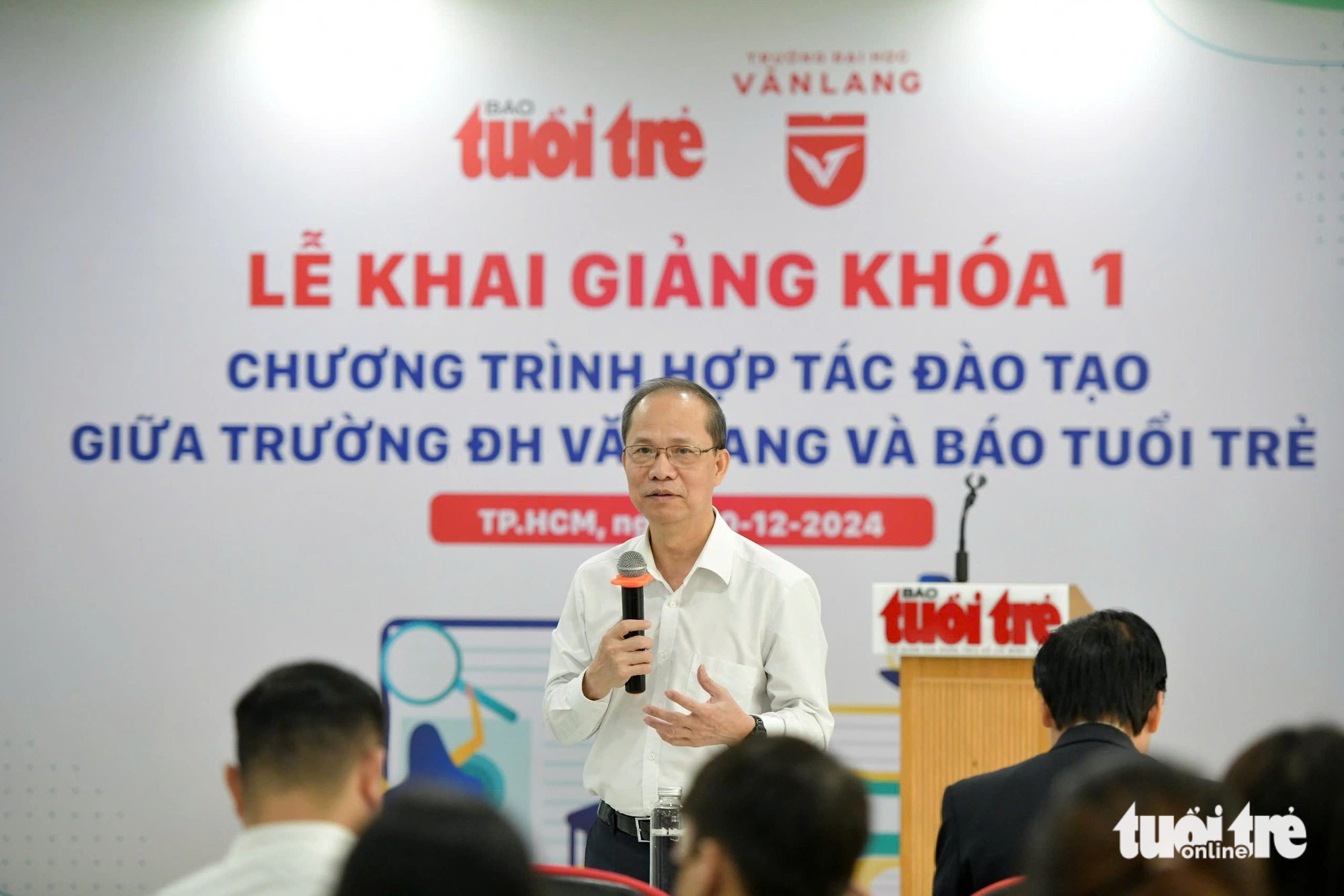 Lần đầu tiên 400 sinh viên Trường đại học Văn Lang học tại tòa soạn báo Tuổi Trẻ  - Ảnh 3.