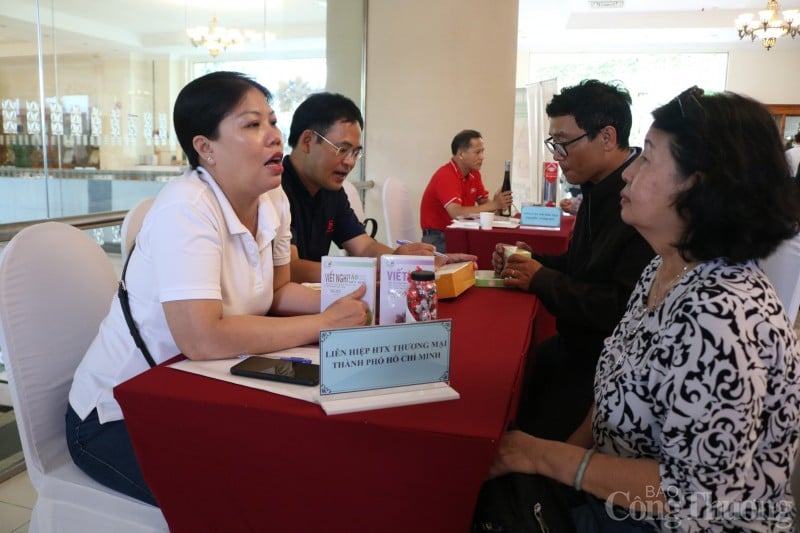 Fortalecimiento de la cooperación comercial entre Ciudad Ho Chi Minh y seis provincias de la región de la Costa Centro Sur