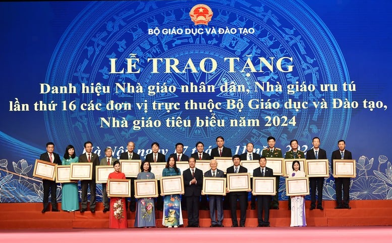 Tôn vinh các Nhà giáo Nhân dân, Nhà giáo Ưu tú và Nhà giáo tiêu biểu năm 2024- Ảnh 1.