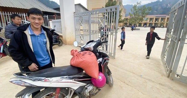 Debido a la demora en la entrega de apoyo con arroz, muchas escuelas en las zonas montañosas de Yen Bai tienen que pedir prestado arroz para cocinar para los estudiantes.