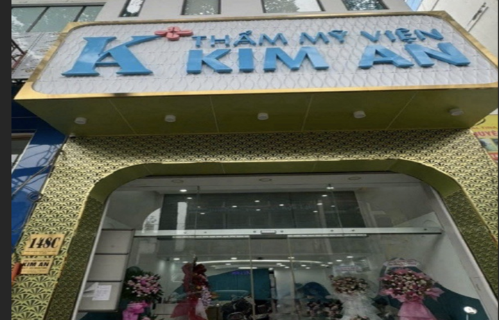 Kim An Beauty Salon Company Limited, located in the center of District 1, illegally operated, causing accidents to customers. (Photo: Ho Chi Minh City Department of Health)