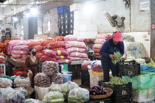 Prices of vegetables and fruits at traditional markets remain high