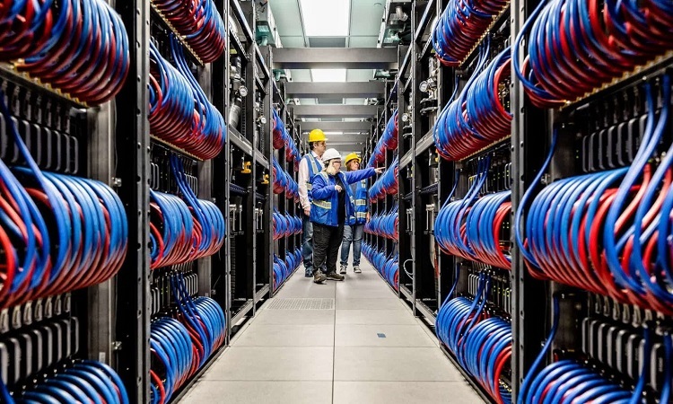 Un supercalculateur peut effectuer 2 000 milliards de calculs par seconde