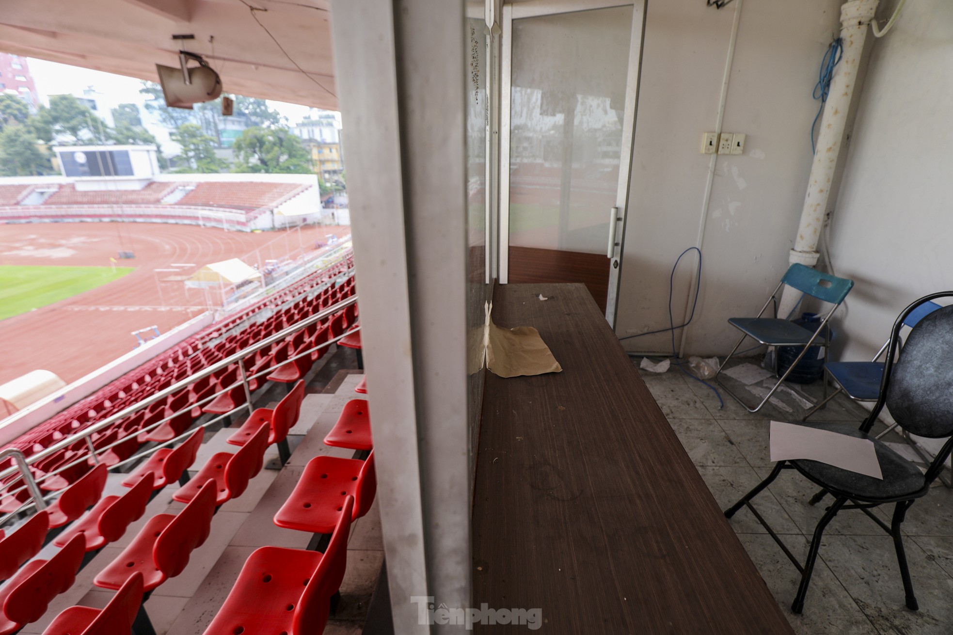 Testigos de la grave degradación del estadio más antiguo de Vietnam foto 15