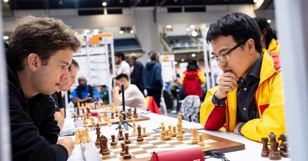 Tiếp mạch thắng, Lê Quang Liêm cùng đội tuyển cờ vua Việt Nam 'bay cao' ở Olympiad