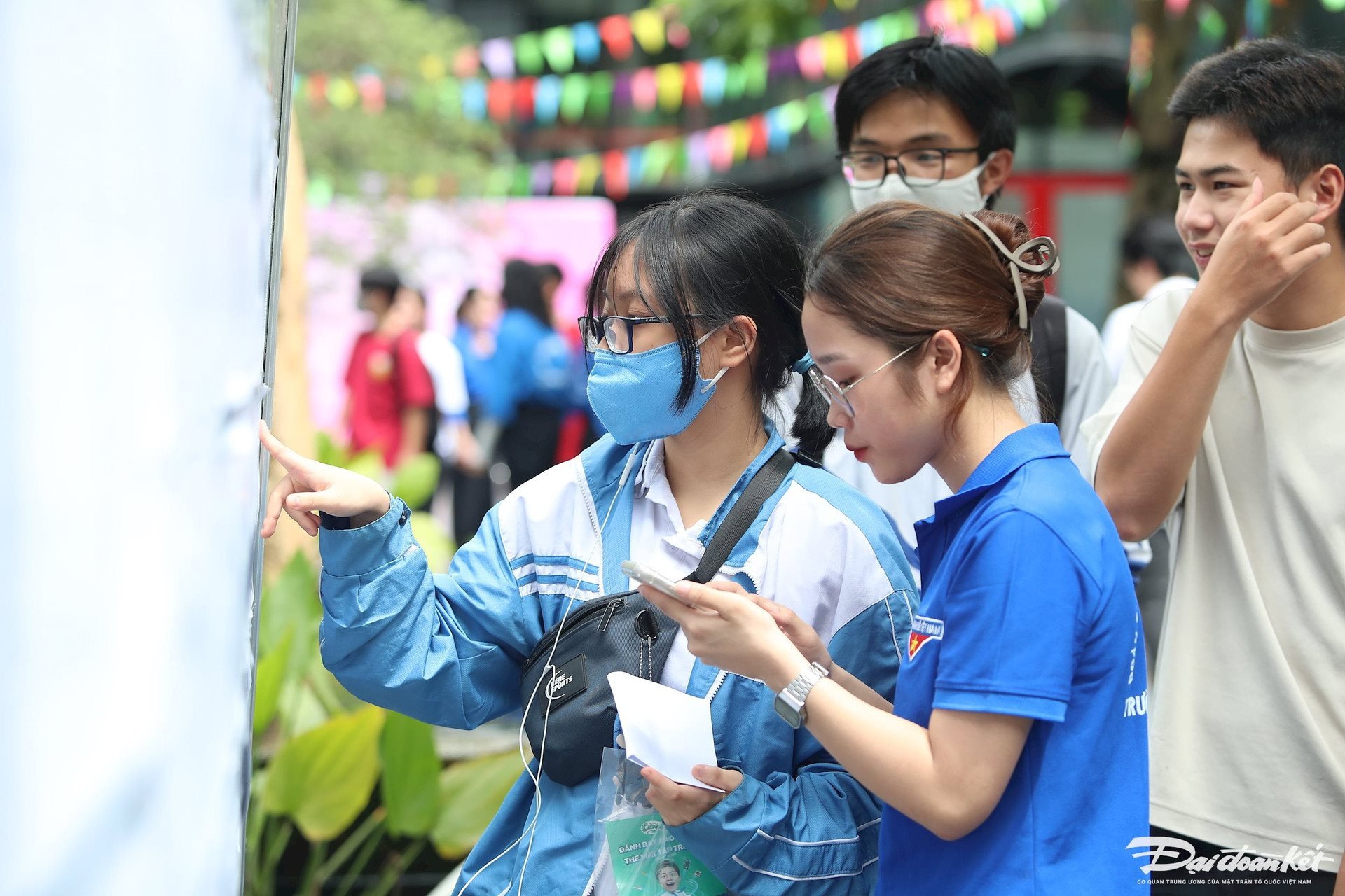 2024年高校卒業試験を受ける受験生たち。写真：Le Khanh。