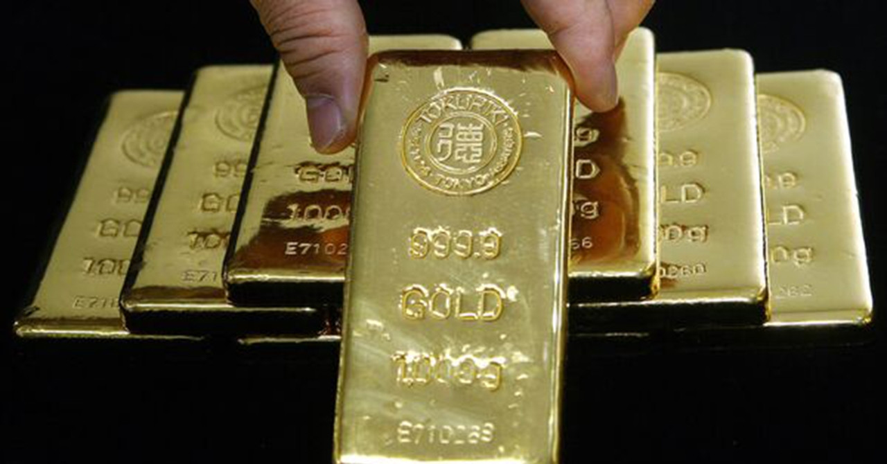 El precio del oro aumenta, los 'tiburones' reducen las compras