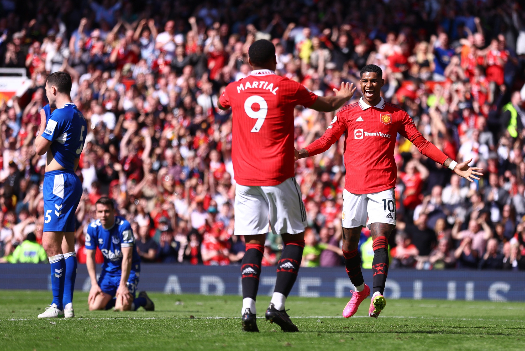 Người nhện Pickford trổ tài, Everton vẫn thua trắng Man United - Ảnh 6.