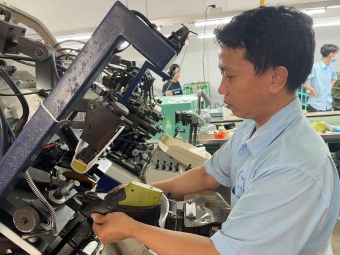 Công nhân Công ty TNHH Chang Shuen trong giờ sản xuất. Ảnh: An Phương