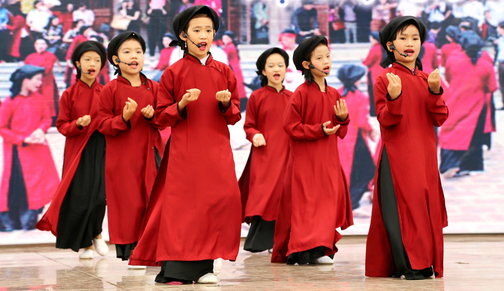 대규모 예술 축제, 쏘안 노래, 푸토 민요