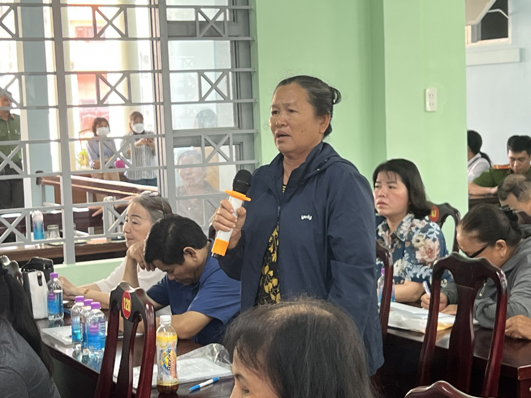 Voters of Phuoc Dong commune speak.